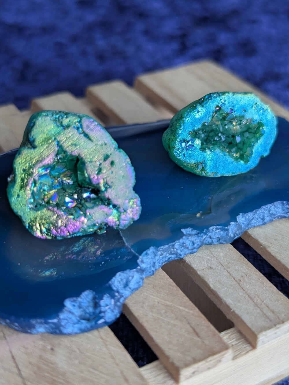 ULTRA MiNi ⭐ Titanium Aura ⚡Green dyed Quartz Crystal Geode halves on Blue Agate